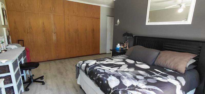 4 Bedroom Property for Sale in Universitas Ridge Free State